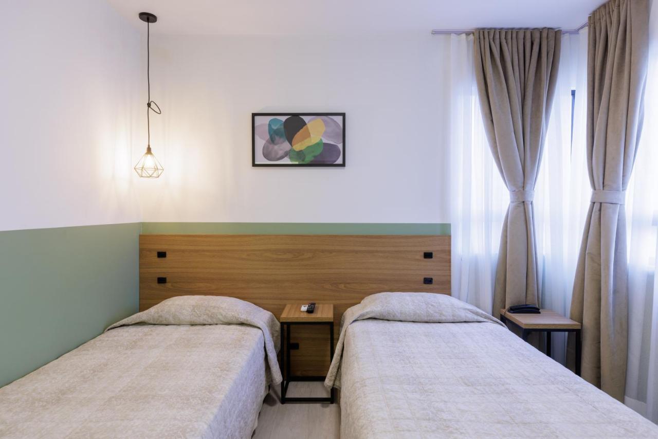 Le Village Flats E Hotel Жоинвили Экстерьер фото