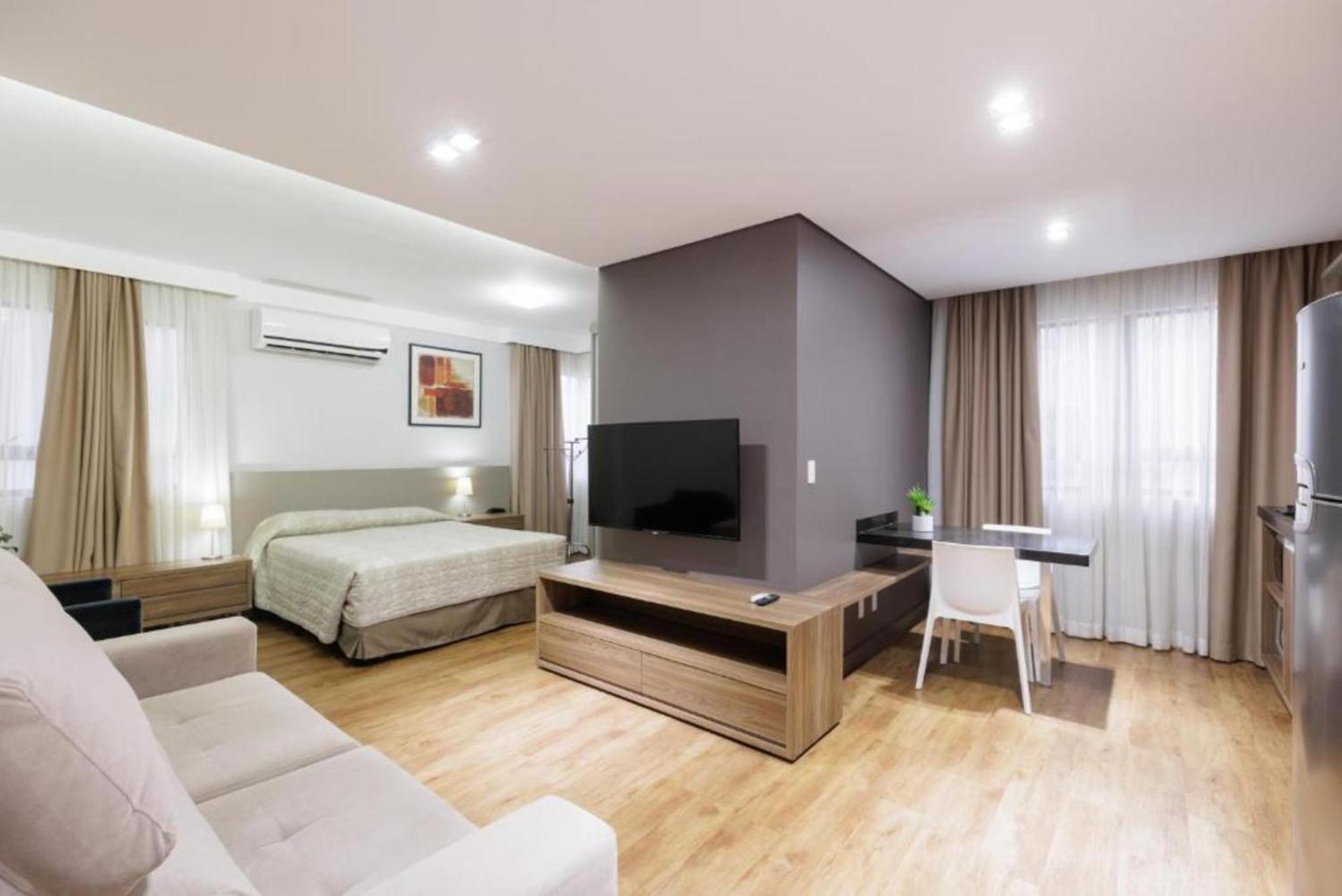 Le Village Flats E Hotel Жоинвили Экстерьер фото