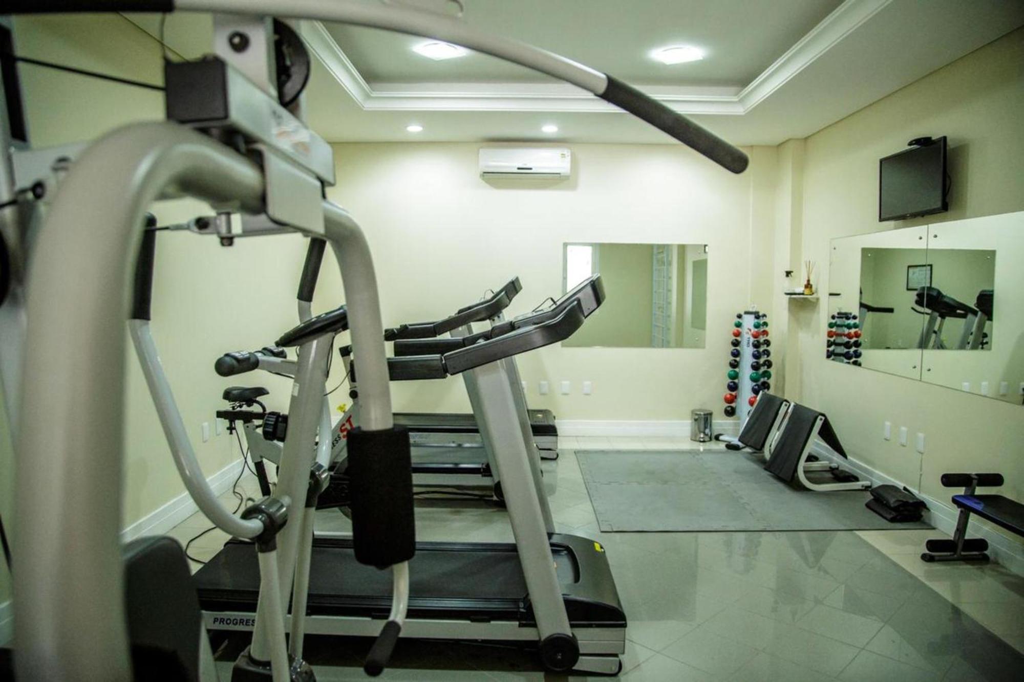 Le Village Flats E Hotel Жоинвили Экстерьер фото