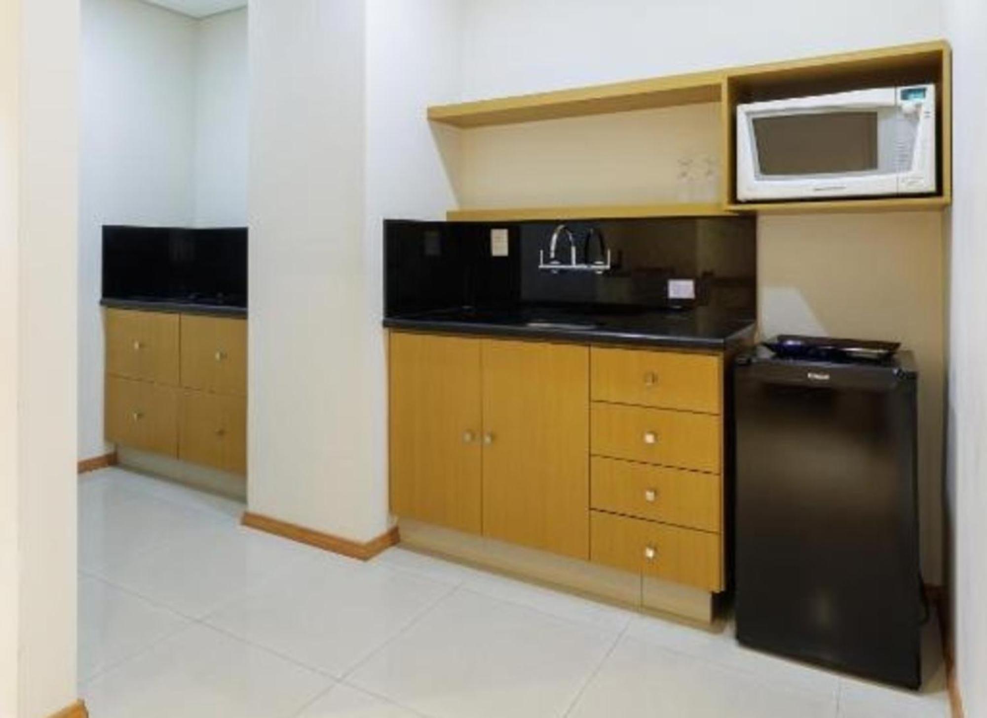 Le Village Flats E Hotel Жоинвили Экстерьер фото